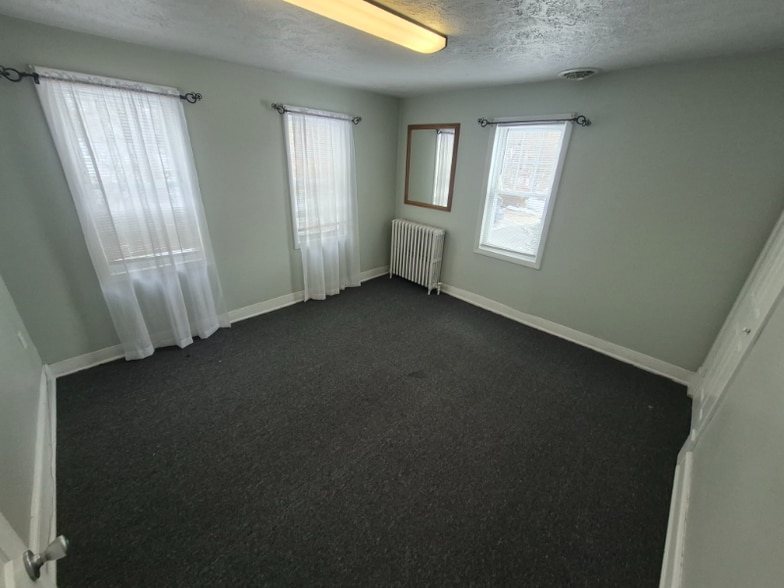 Building Photo - 2723 S 10th Ave