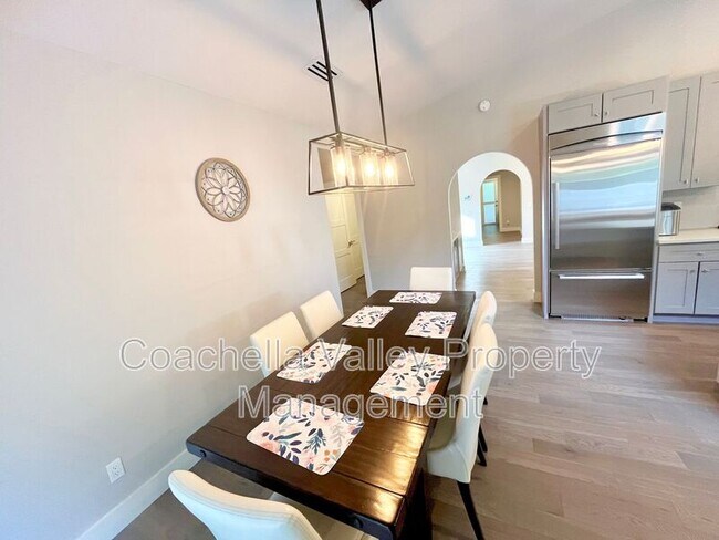 Building Photo - 39866 Newcastle Dr