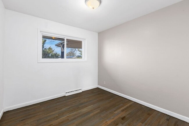Building Photo - 1306 23rd Ave Ct