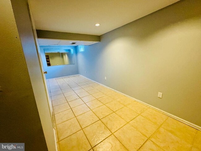 Building Photo - 2 Durness Ct