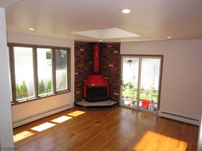 Building Photo - 423 Leonhardt Dr