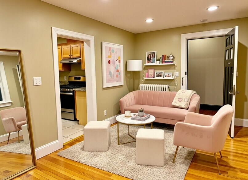 Building Photo - 74 Egmont St