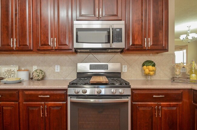 Building Photo - 2410 Crossmill Ln