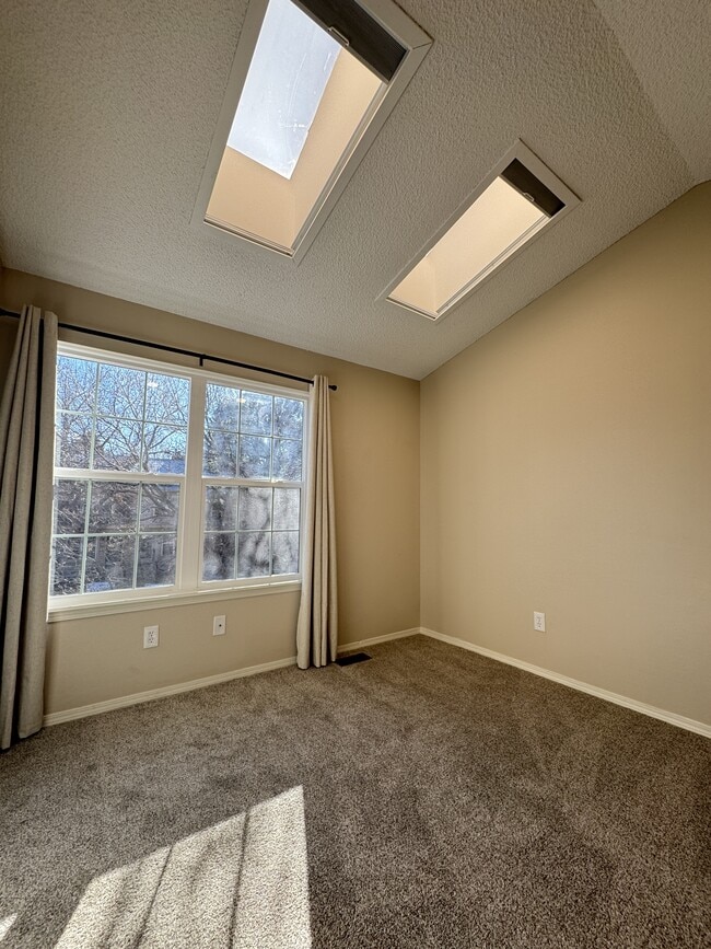 Building Photo - 2603 E Nichols Cir