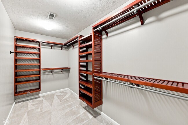 Building Photo - 353 Autumn Dr