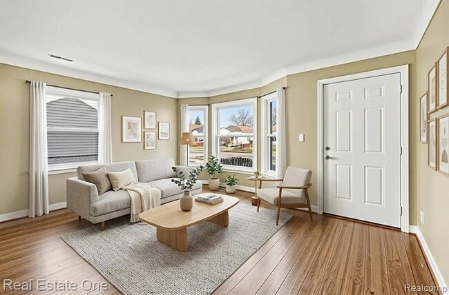 Building Photo - 421 W Kalama Ave