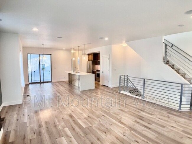 Building Photo - 503 W 2275 N