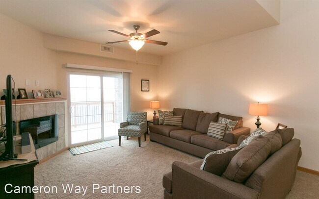 Building Photo - 1620 Lincoln Dr