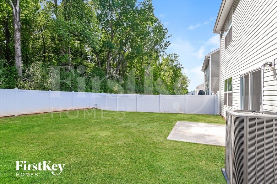 Building Photo - 9616 Hamel St