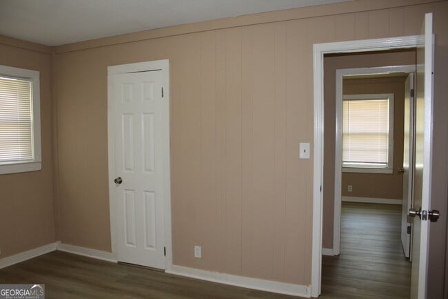 Building Photo - 289 Bruce St