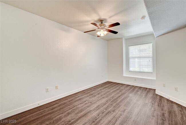 Building Photo - 10550 W Alexander Rd