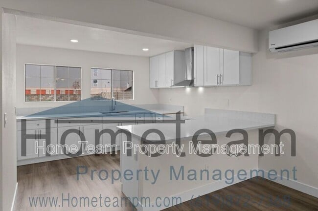 Building Photo - 820 Harris Ave