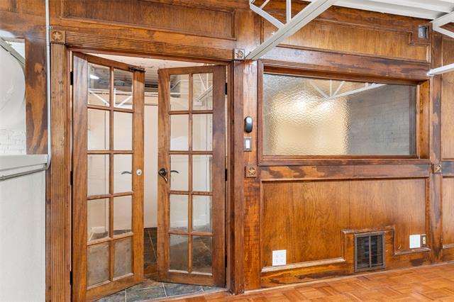 Building Photo - 306 S Walton St