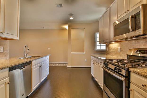 Building Photo - 12908 White Pine Way