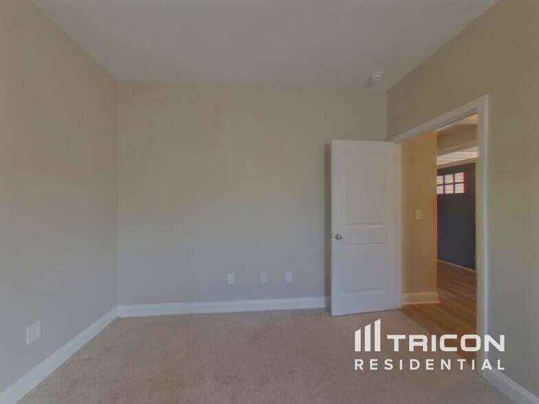 Building Photo - 65 Cane Hill Dr