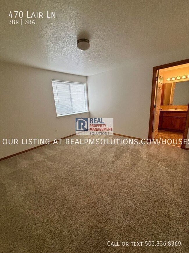 Building Photo - 470 Lair Ln