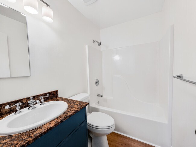 Building Photo - 512 Landview Dr