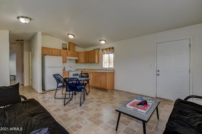 Building Photo - 17101 E Meadow Ln