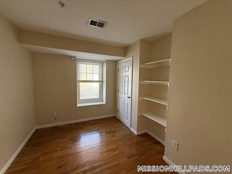 Building Photo - 712 Shawmut Ave