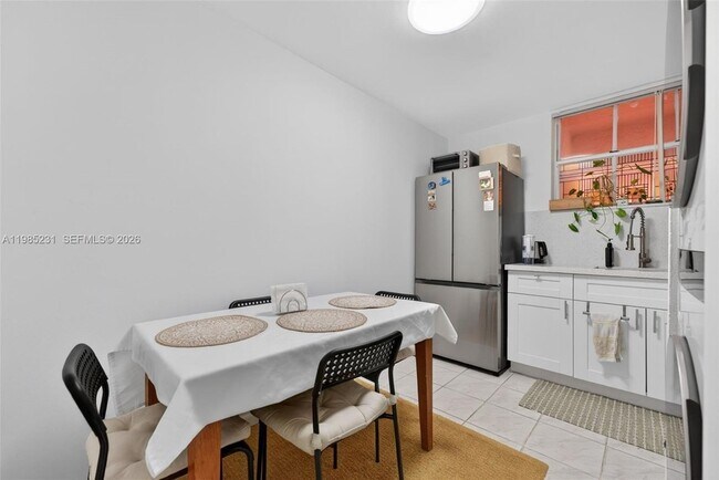 Building Photo - 199 SW 12th Ave