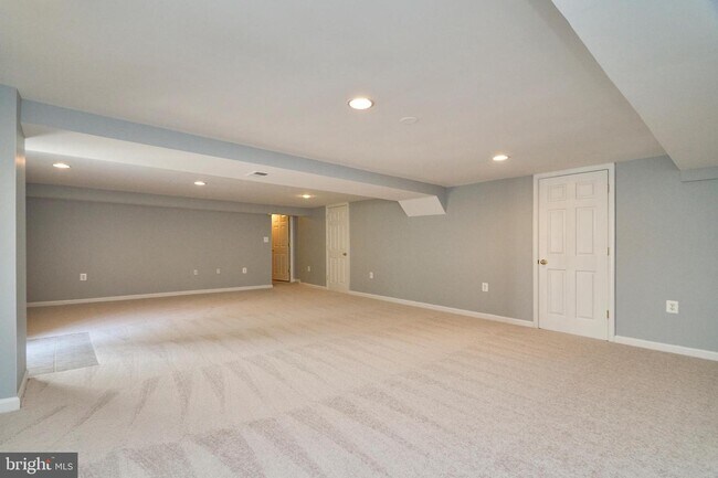 Building Photo - 20315 Youngs Cliff Rd