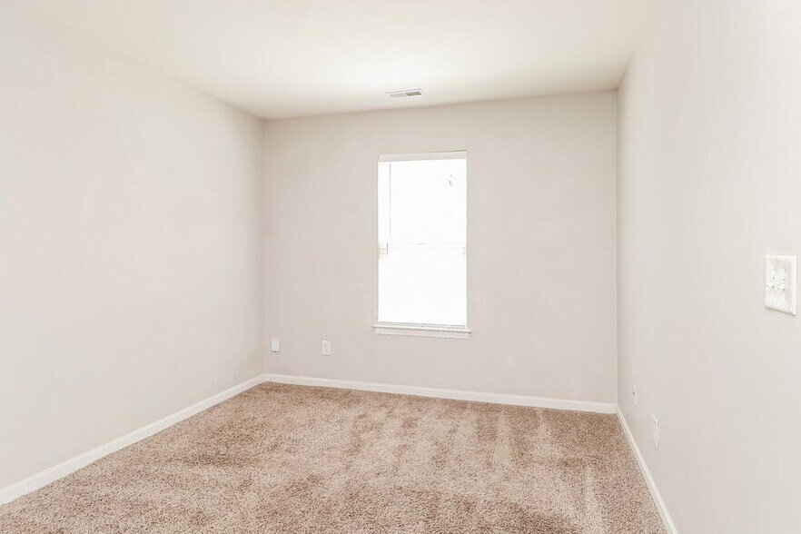Building Photo - 3825 Broadwater Ct