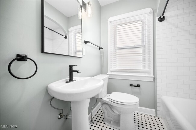 Building Photo - 2258 Northland Ave