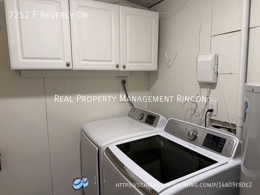 Building Photo - 7252 E Beverly Dr