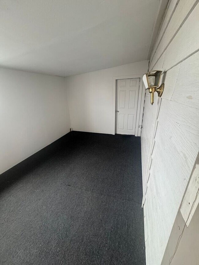 Building Photo - All-Inclusive 3BR For Rent!