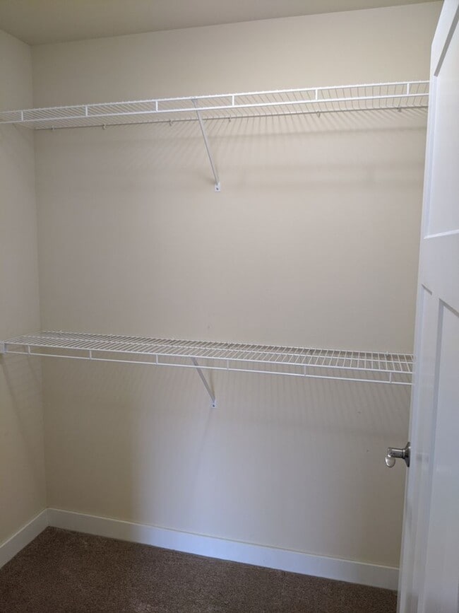 Building Photo - 1325 Bunker Hill Dr