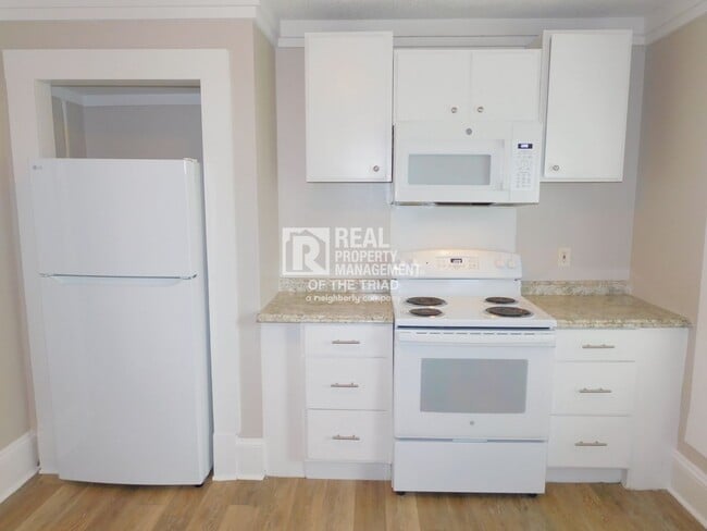 Building Photo - Cute 3 Bedroom/2 Bath Home in Greensboro 2...