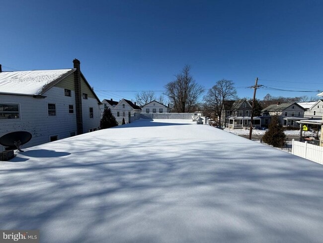 Building Photo - 644 Cooper St