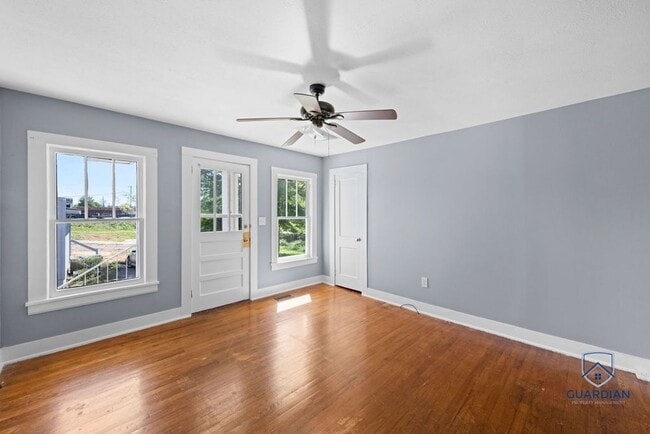 Building Photo - 3 bd 1 ba