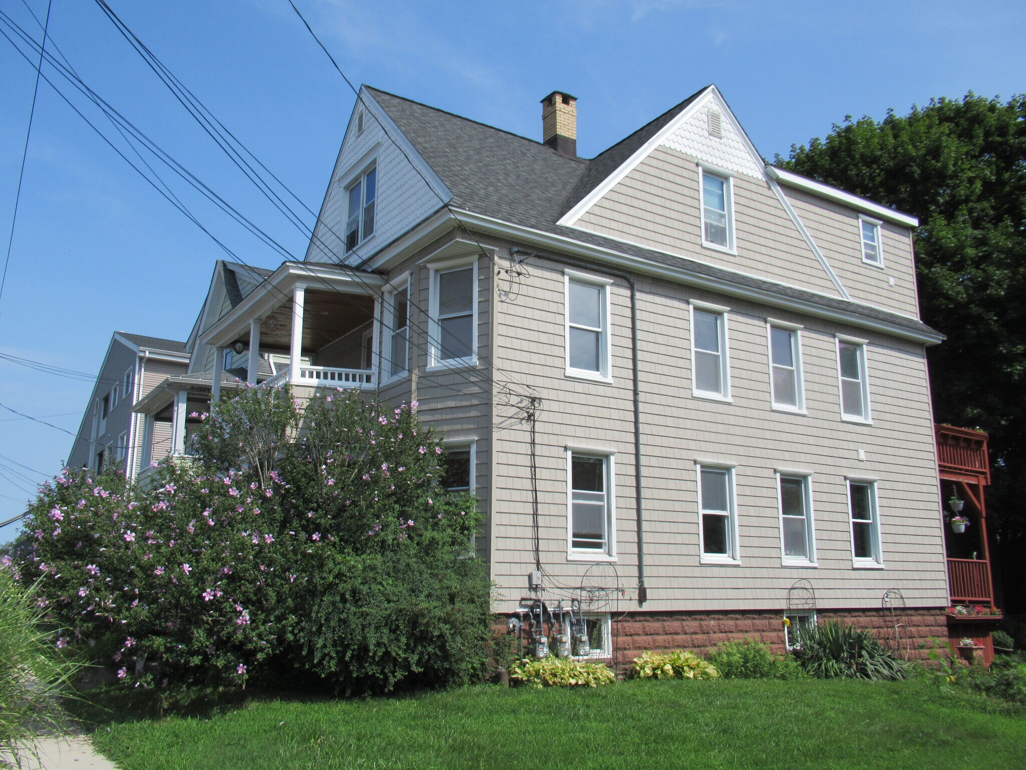 Building Photo - 114 Bennett St