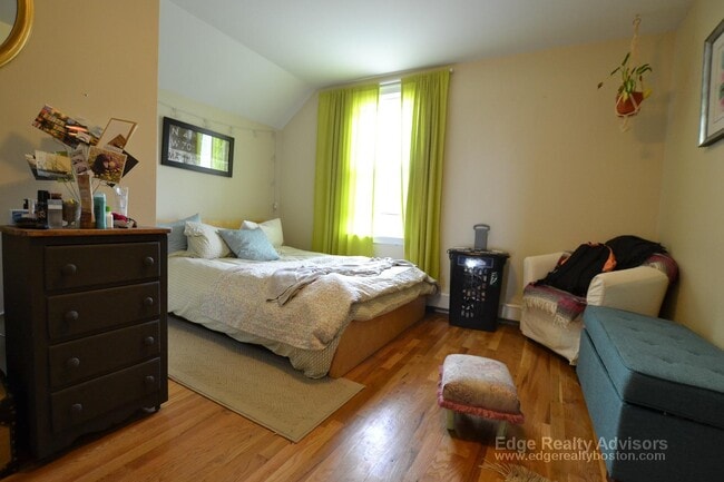 Building Photo - 7 Eulita Terrace