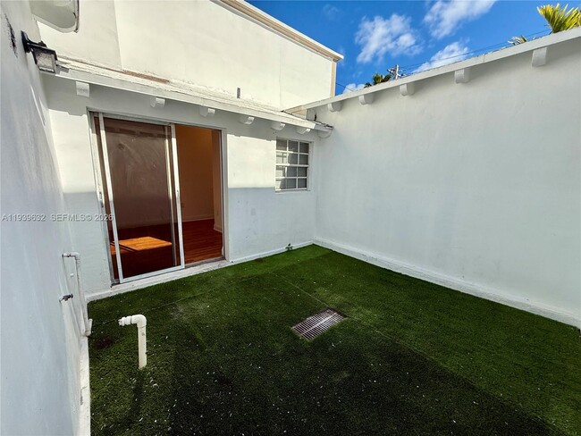 Building Photo - 1440 Pennsylvania Ave