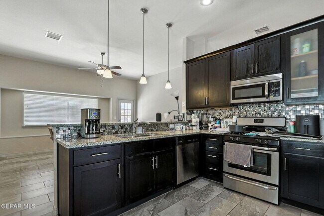 Building Photo - 14812 Hunters Grove Ave