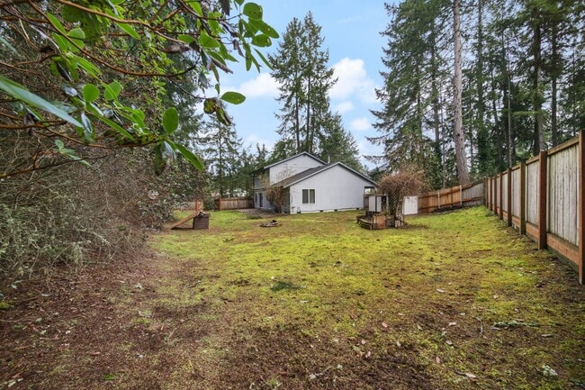 Building Photo - MOVE IN READY! Lake Forest home - 3 bedrooms - North Thurston School District