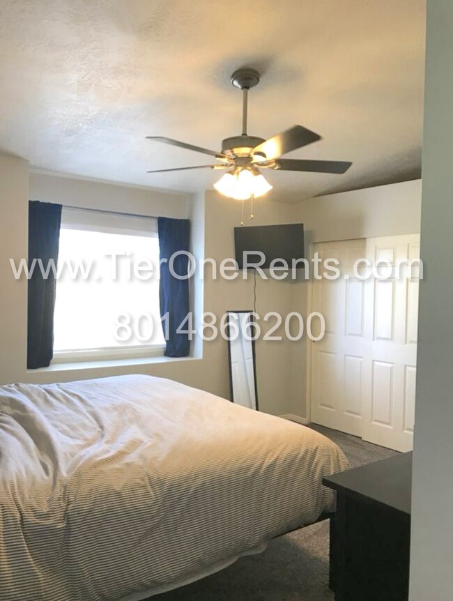 Building Photo - Move-in special: $500 off First months rent