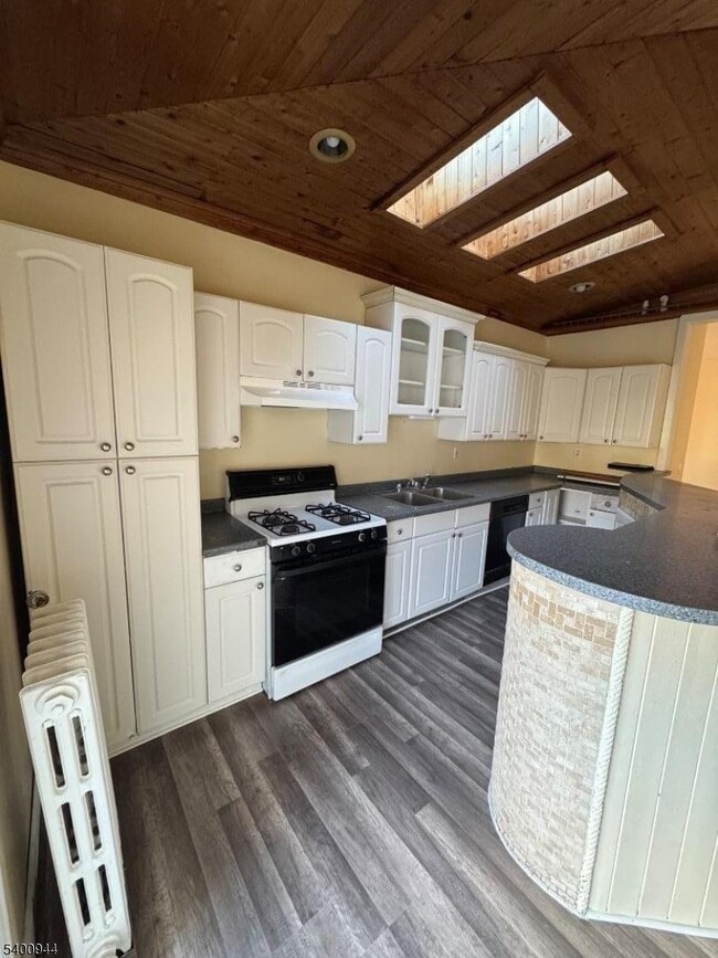 Building Photo - 1141 Louisa St