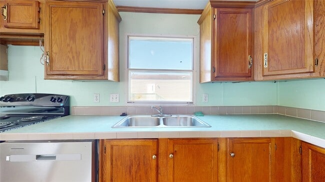 Building Photo - 435 16th St