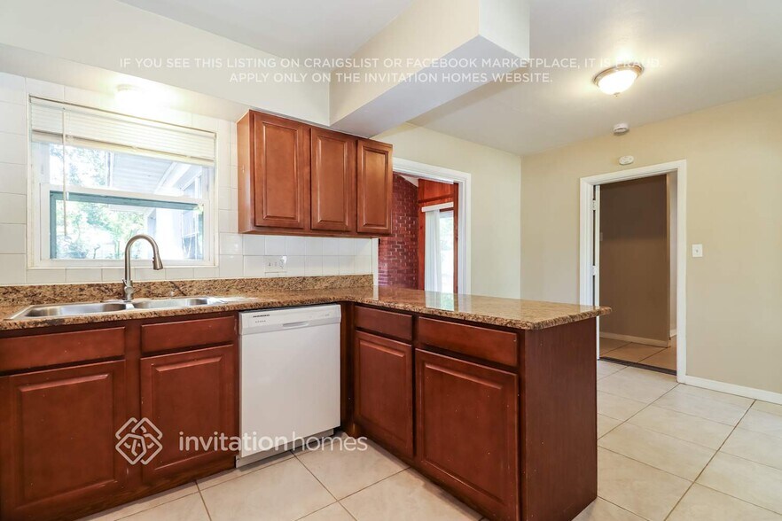 Building Photo - 2121 McKinley St