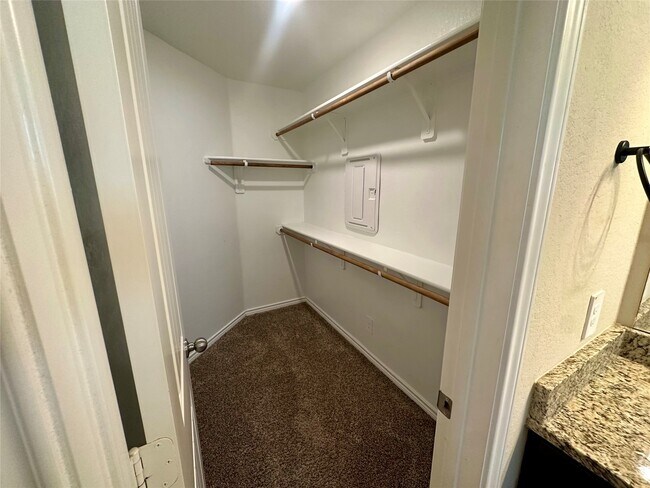 Building Photo - 1006 Fannin St