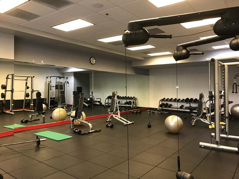 Building Photo - 1200 Brickell Bay Dr