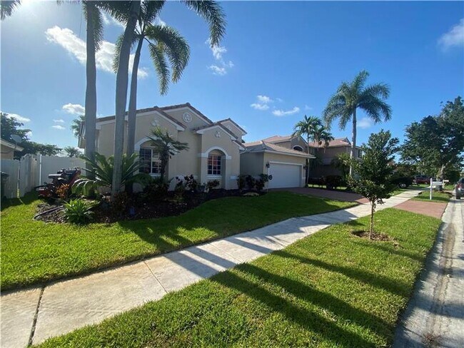 Building Photo - 327 SW 188th Terrace