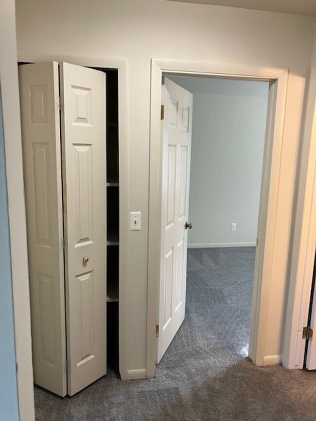 Building Photo - RANCH STYLE 3 BEDROOM DUPLEX FOR LEASE