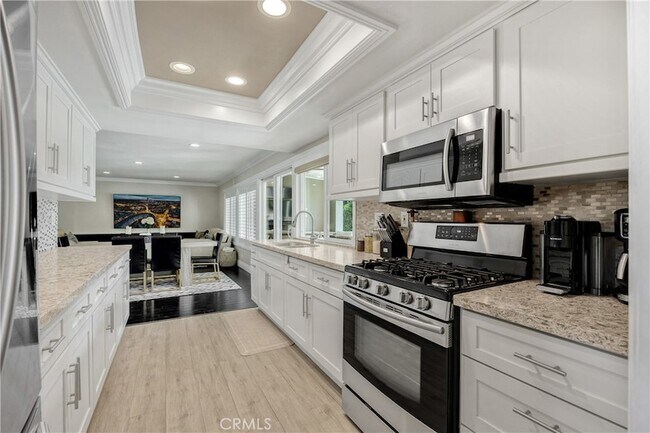 Building Photo - 1320 N Van Gogh Cir