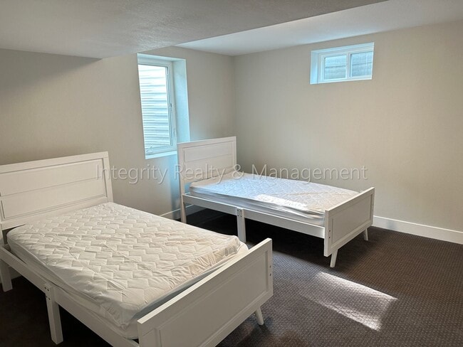 Building Photo - 3092 W Layton Ave