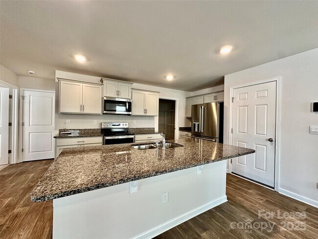 Building Photo - 1605 Blue Velvet Ln