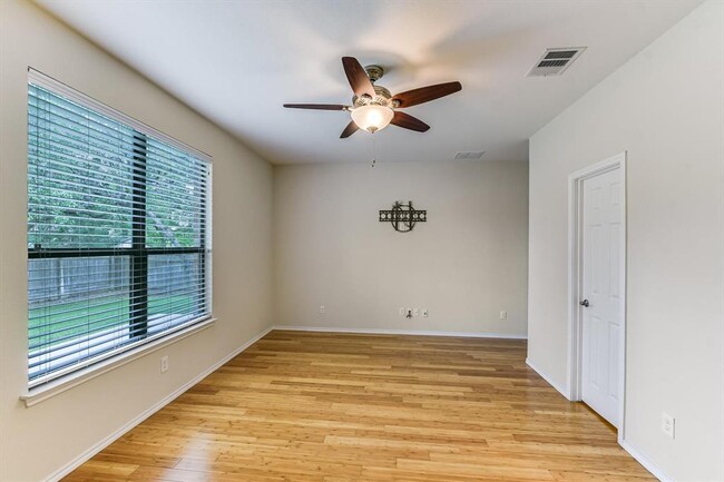 Building Photo - 2113 Golden Arrow Ave